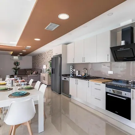 Βίλα Villa Cusmano *
